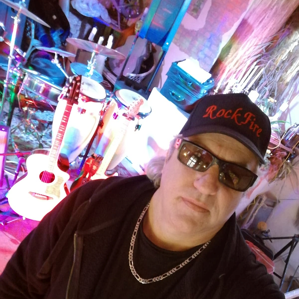 Andreas Spranger - drums, percussion